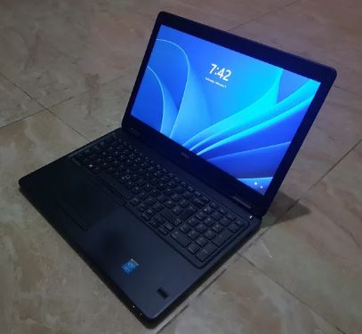 Dell Latitude E5550